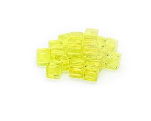 8mm Plastic Cubes: Set of 25 (Yellow)